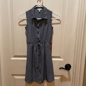 Lined, searsucker material dress child’s 10-12